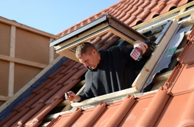 Pose de fenêtres de toit Velux à Martinvast